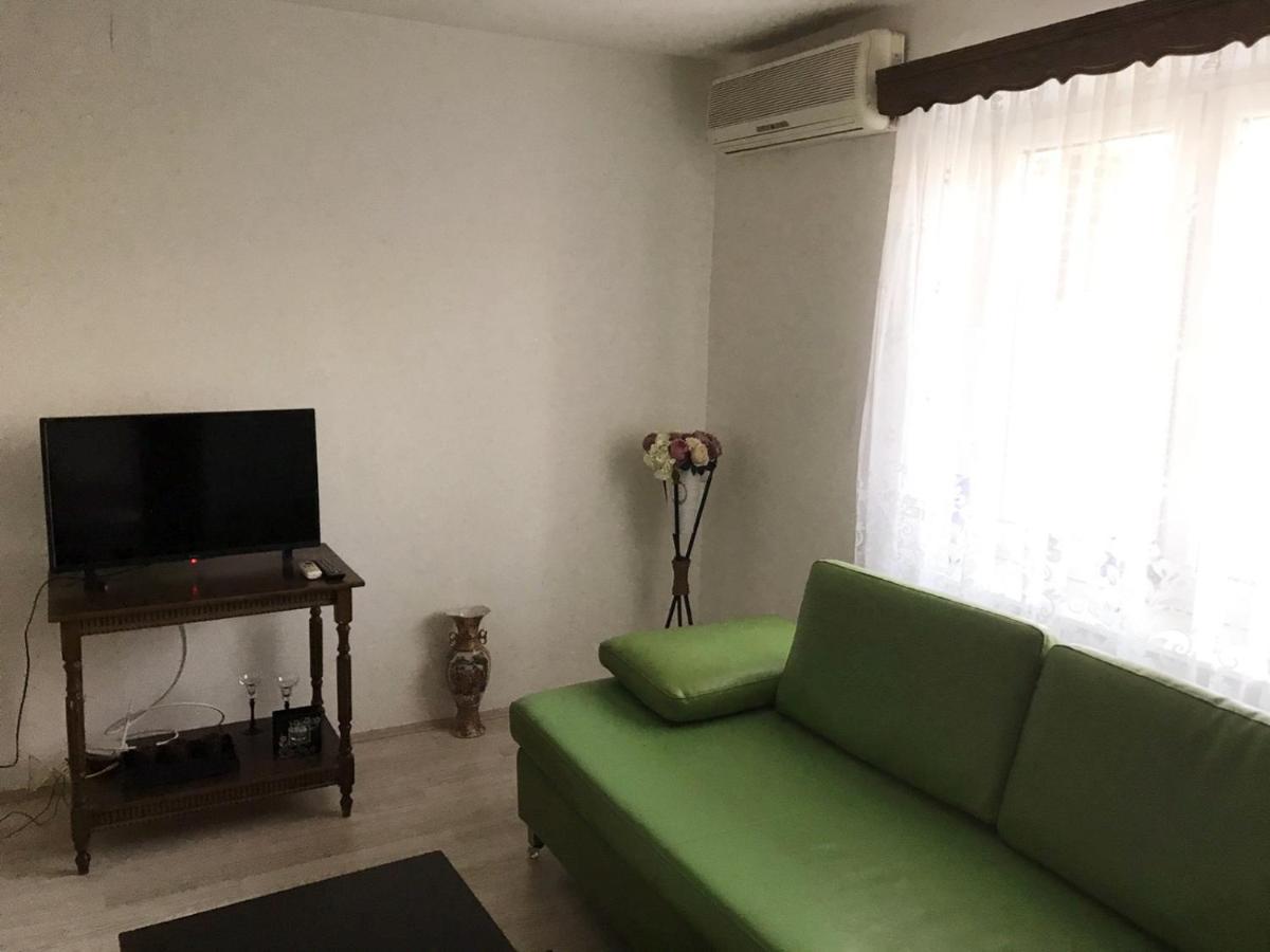 Lydia Center Apartment Velesz Kültér fotó